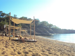 plaja cu baldachine in Thassos