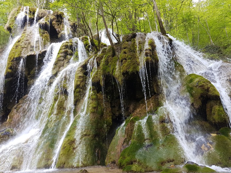 cascada Buesnita cea mai frumoasa cascada din Romania