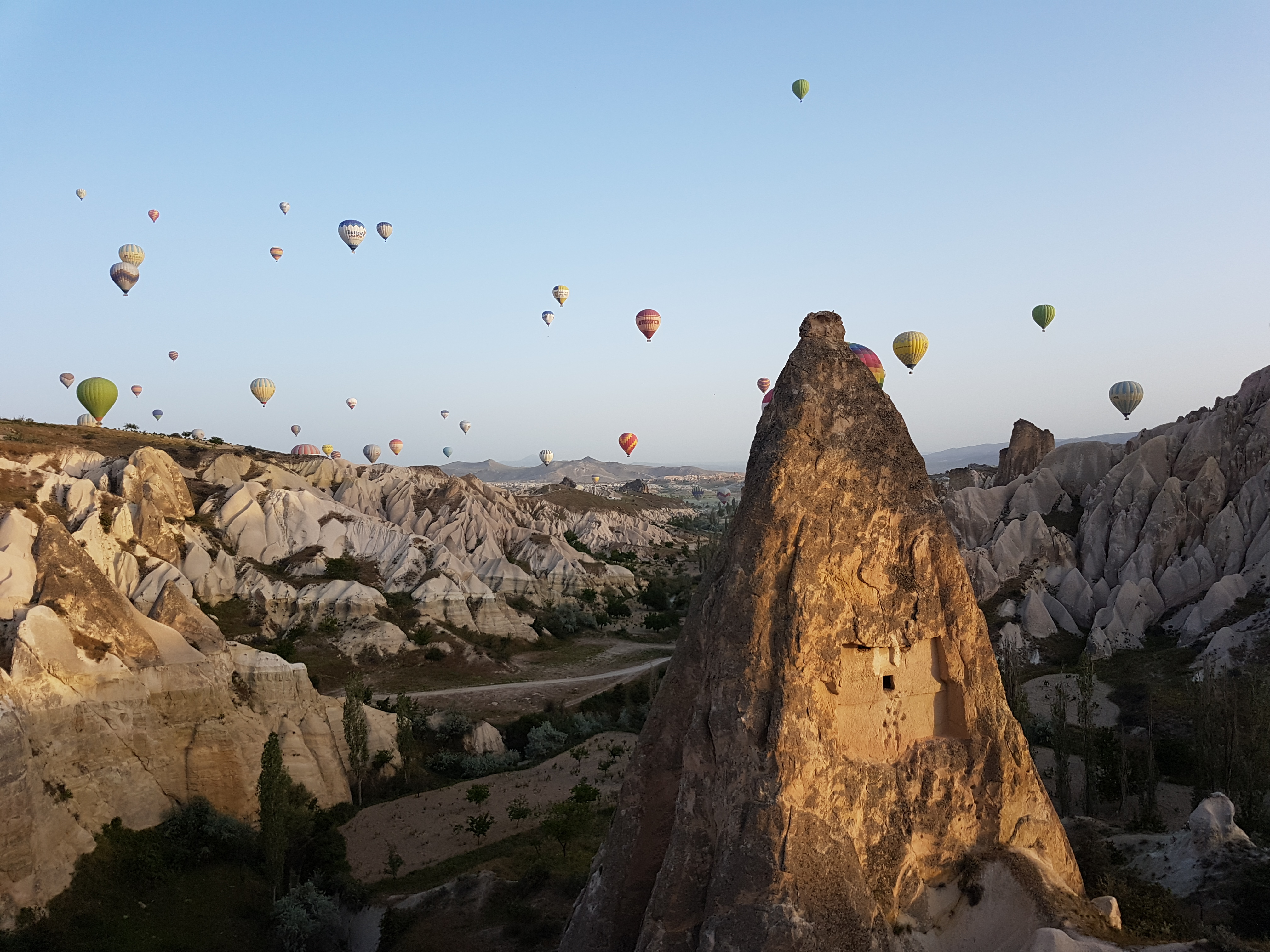 cele mai frumoase locuri de zburat cu balonul